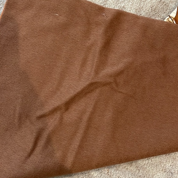 Hermes silk and angora persona scarf 67.25 X 11 inches - Picture 4 of 4
